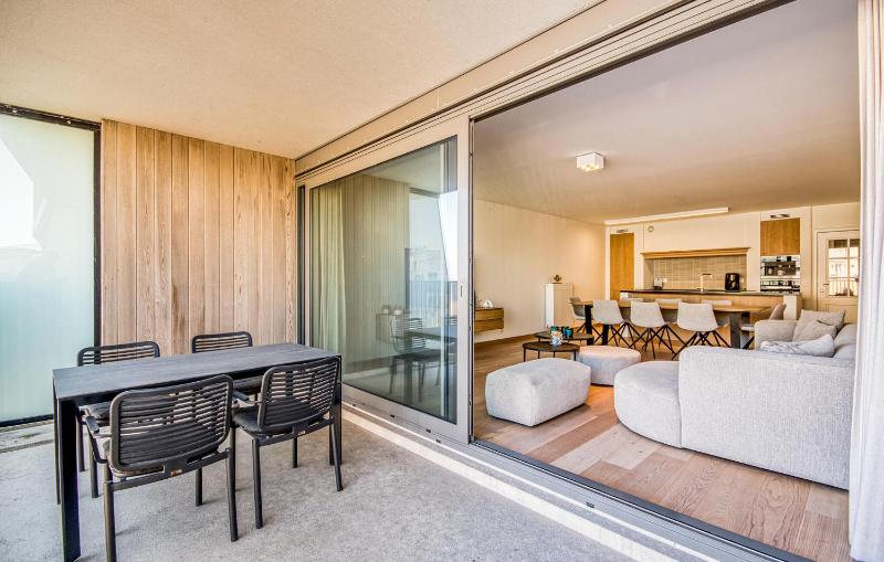3 Bedroom Luxurious Apartment In Oostende - image 17