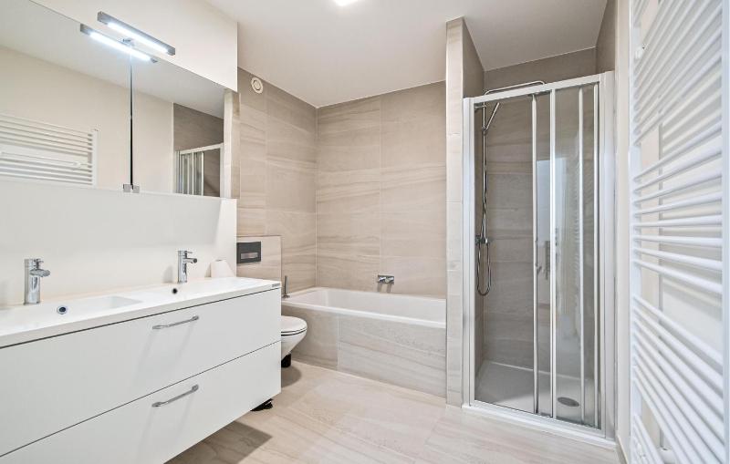 3 Bedroom Luxurious Apartment In Oostende - image 22