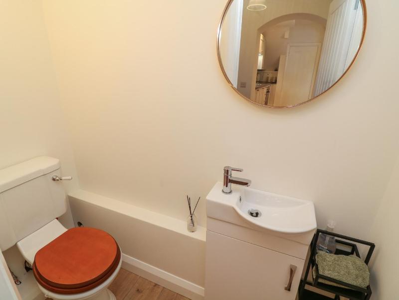 No 40 Rufford Road - image 17
