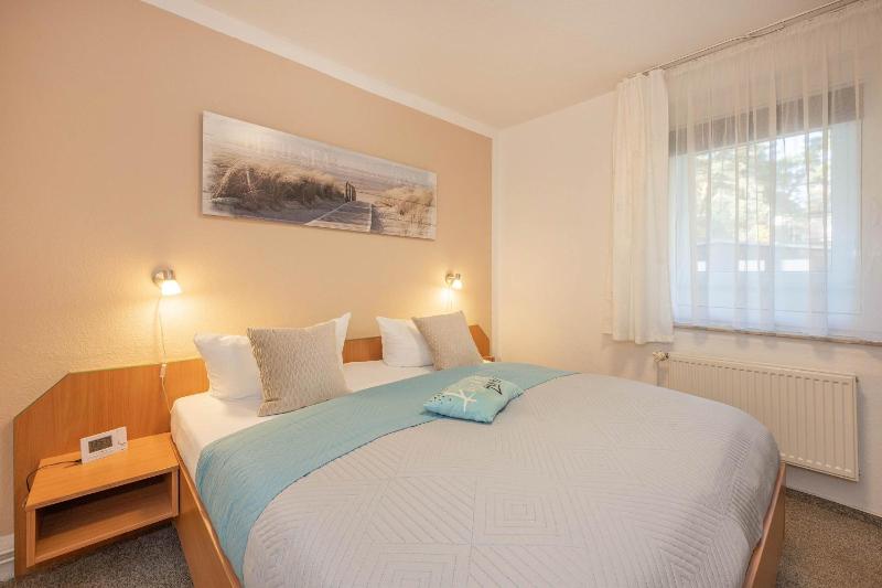 Nur 100 m zum Strand FeWo Meerweh - image 2