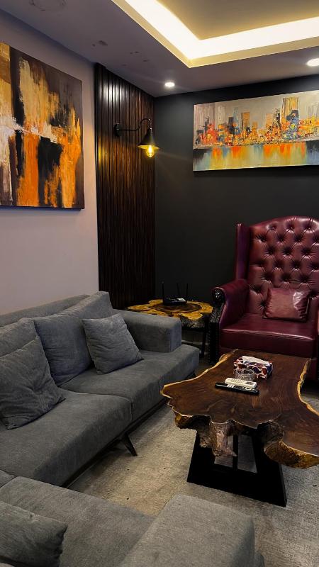 Gold crest mall residence - Luxury Apartments by Alvis Suite - DHA Phase 4 - image 13