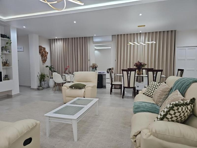 MCHome - Private Villa with Garden & Pool - image 3