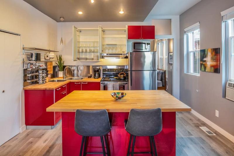 New Contemporary Historical Unit from 5 Star Host - image 47