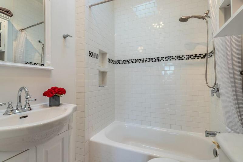 New Contemporary Historical Unit from 5 Star Host - image 12