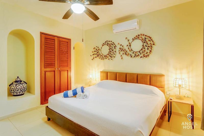 6Br Villa W Pool Bbq & Backyard - image 5