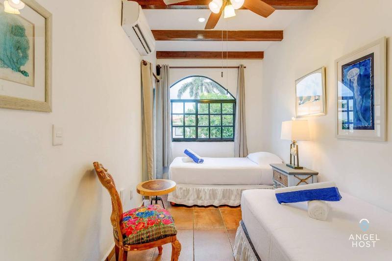 6Br Villa W Pool Bbq & Backyard - image 30
