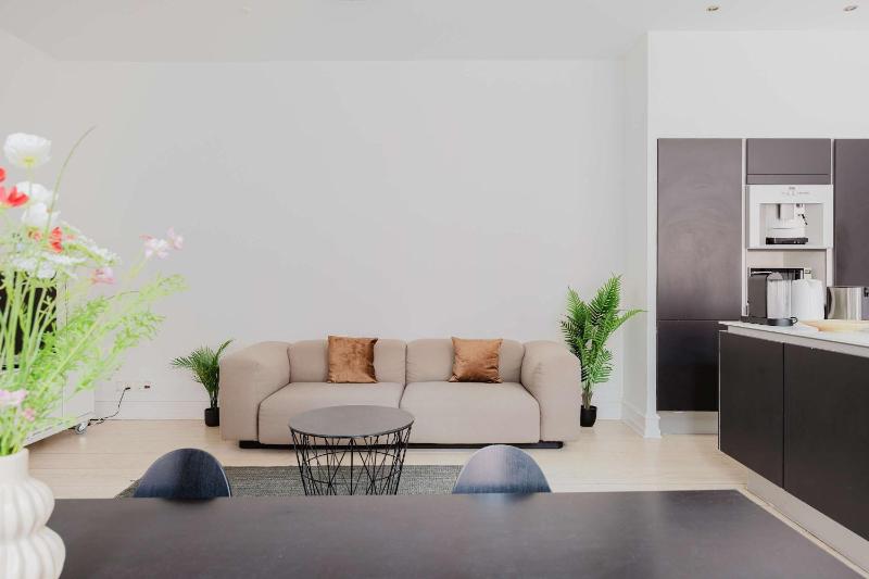 Amalienborg Stylish 2 Bed Apartment - image 15