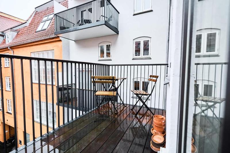 Royal 2 Bed Apartment by Amalienborg - image 9