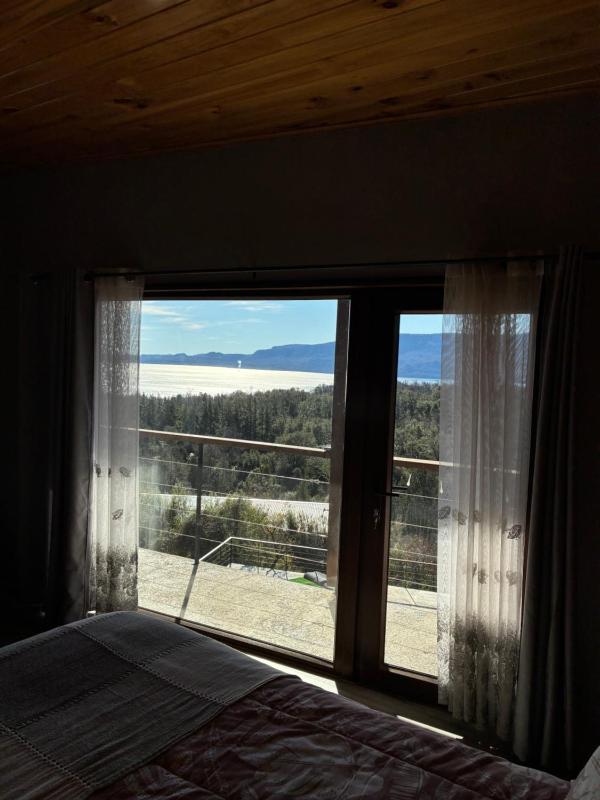 Casa Paihuen a 29km de Pucon Vista al Lago - image 3