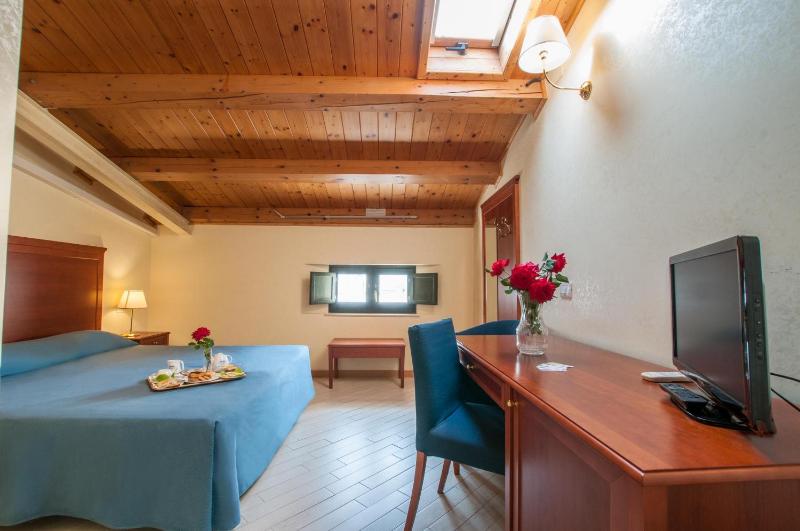 Superior Double Room image 1