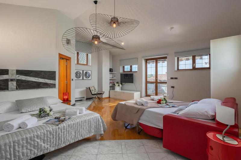 Luxury Pool Villa Rosa Magica - Happy Rentals - image 43