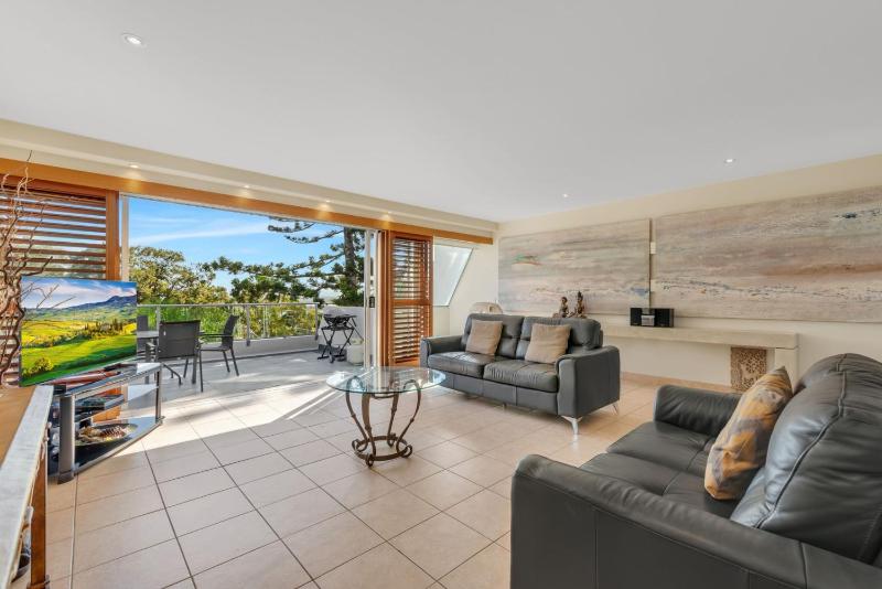 Noosa Views 3 Noosa Drive 33 - image 1