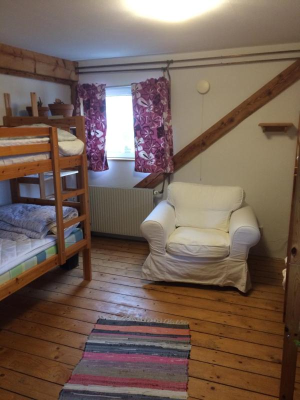 Family Room with Shared Bathroom (6 Adults) image 2