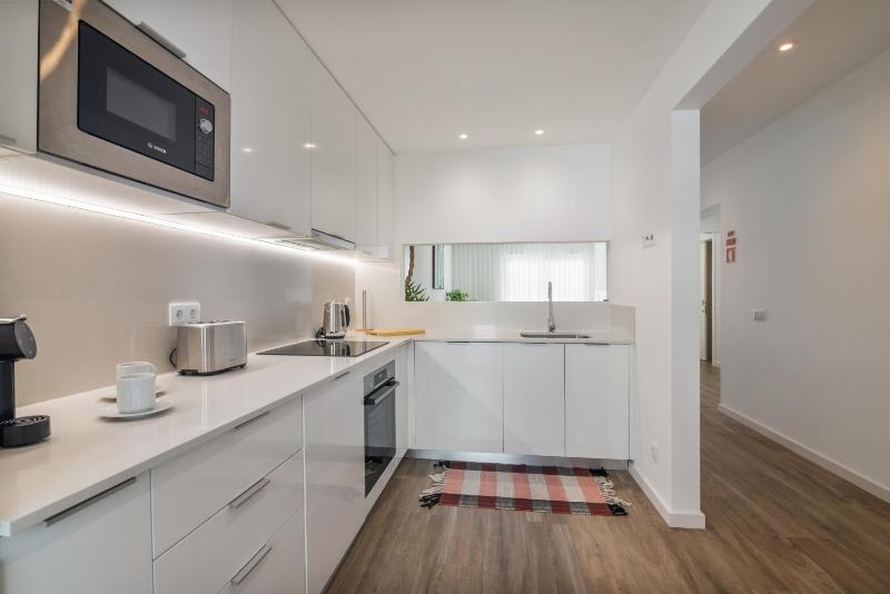 Luxury 2br With Terrace 5-min Walk - image 5