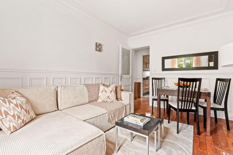 BnBNova - 2BR - Near Eiffel Tower and Montparnasse - image 7