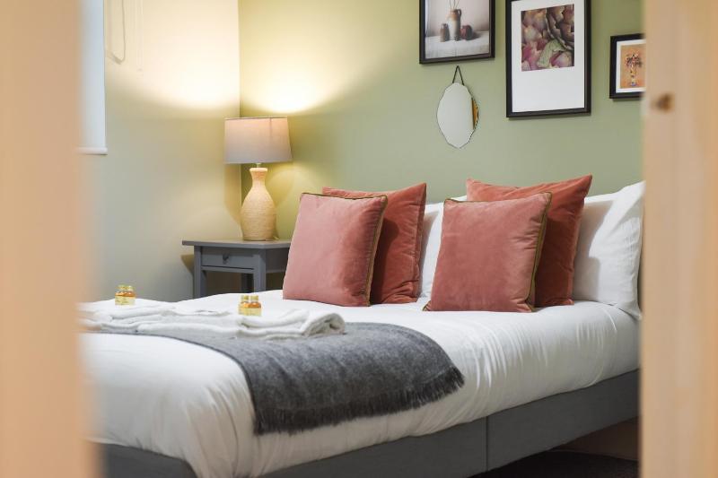 Air Maison - Apartment near Historic Dockyard - image 1