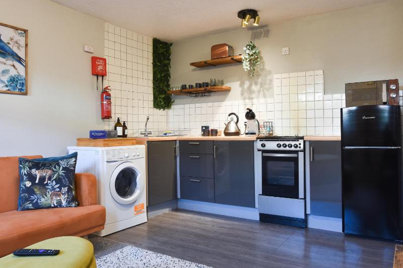 Air Maison - Apartment near Historic Dockyard - image 10
