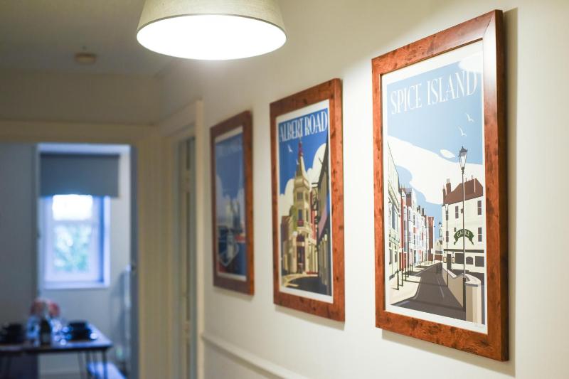Air Maison - Apartment near Historic Dockyard - image 13