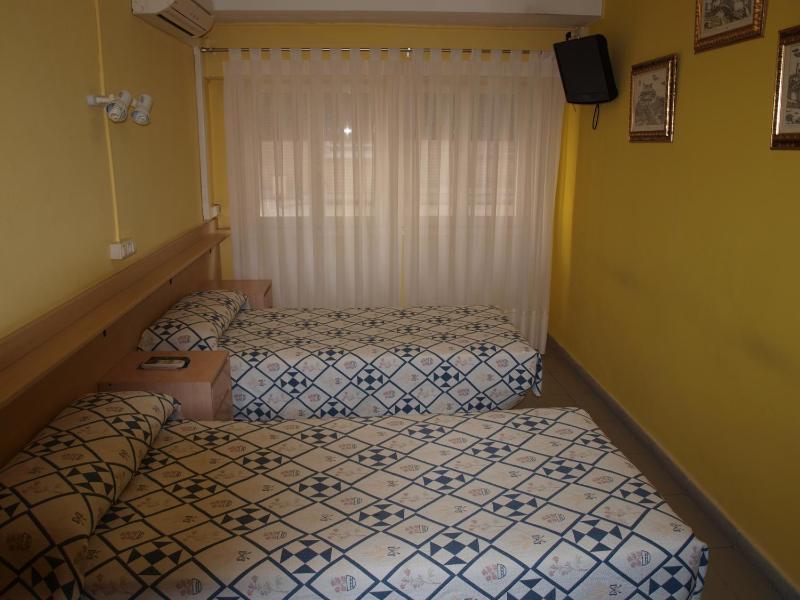 Double or Twin Room image 2