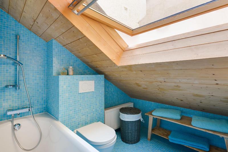 Sumptuous house with patio - image 11