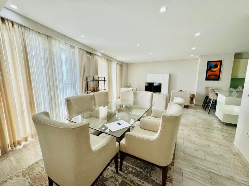 Luxouso Flat T4 na polana Plaza - image 2