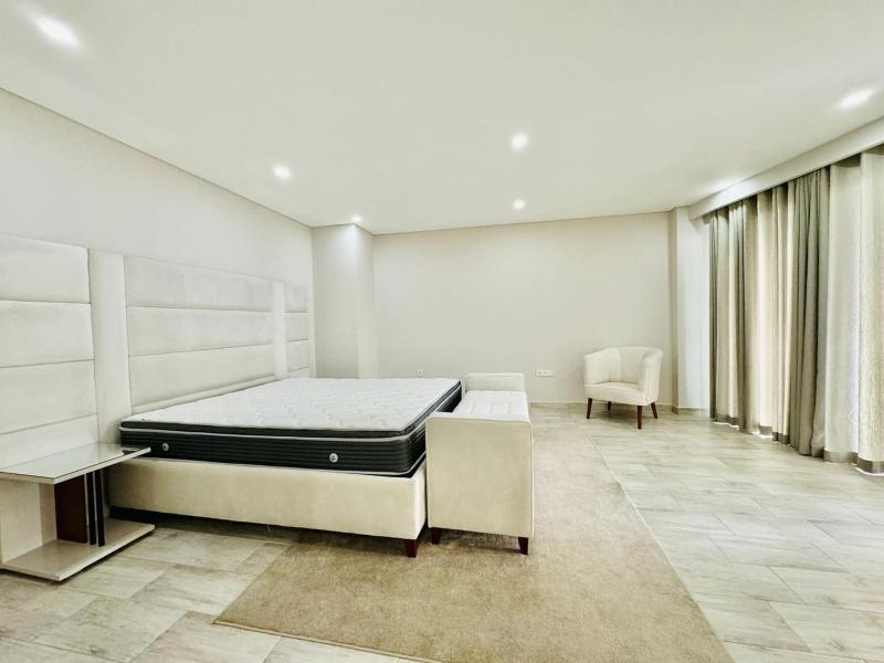 Luxouso Flat T4 na polana Plaza - image 14