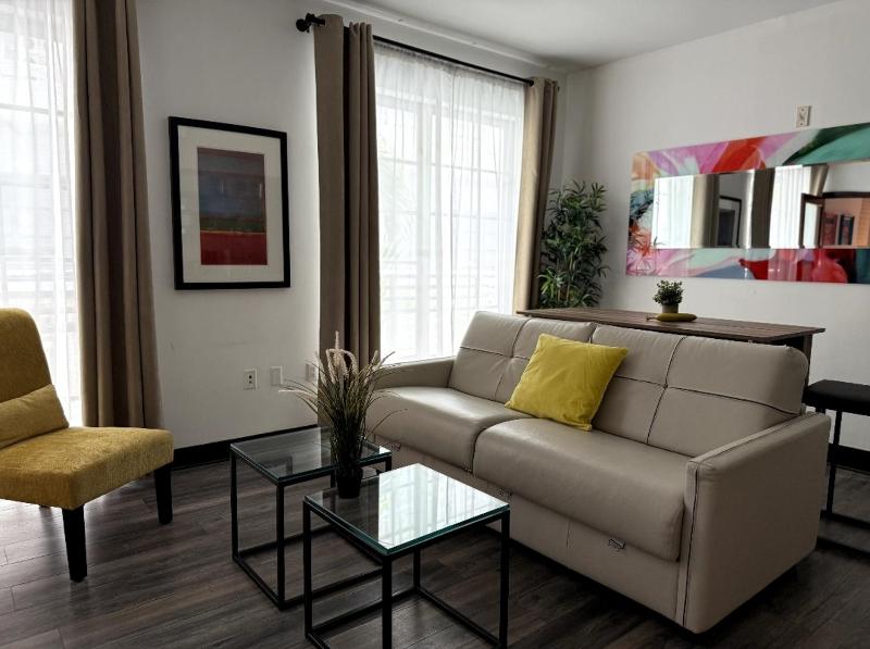 Strand Ocean Drive Suites - image 43