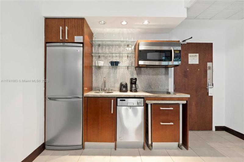 Strand Ocean Drive Suites - image 47
