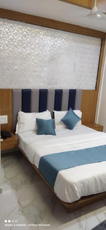 Hotel Radhe Royal - image 11