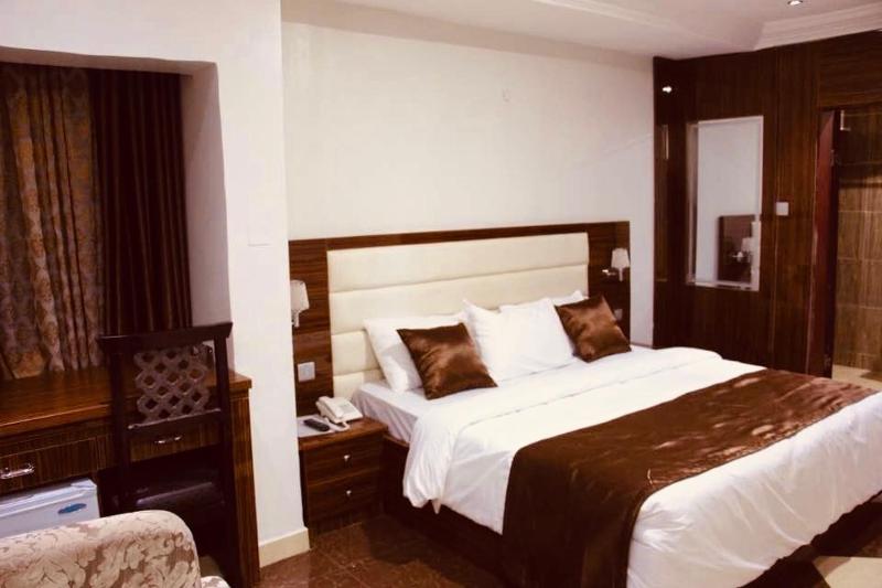 Elixair Gate Hotel - image 7