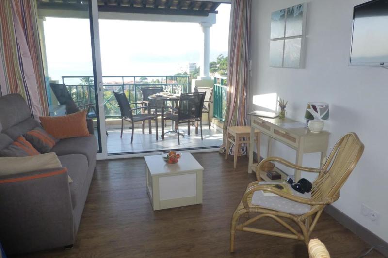 Sea views and beautiful pool - image 30
