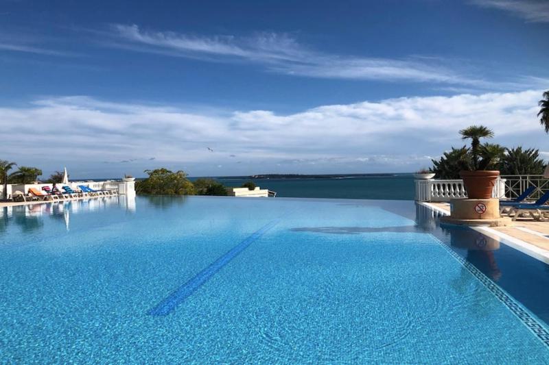 Sea views and beautiful pool - image 4