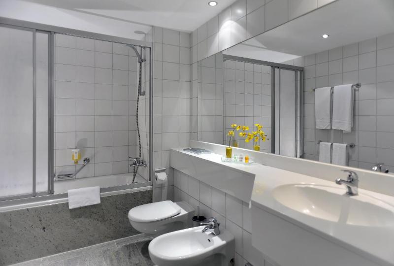 Best Western Plus Hotel Excelsior - image 46