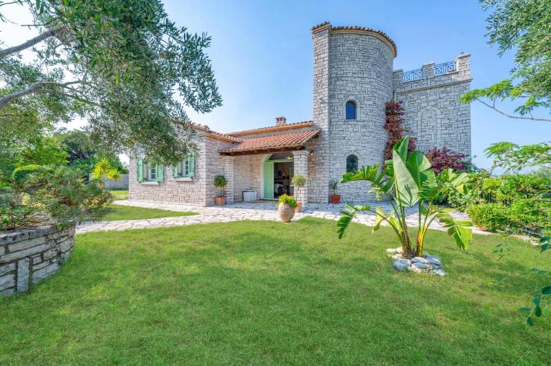 Villa Emily by Villa Plus - image 22