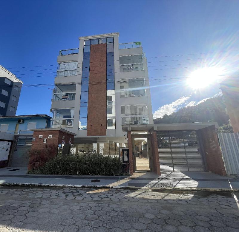 Maria Eduarda 202 - Apartamento amplo com 3 quartos a apenas 3 minutos da praia - image 7