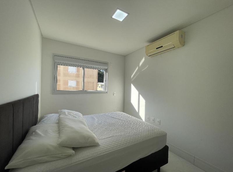 Maria Eduarda 202 - Apartamento amplo com 3 quartos a apenas 3 minutos da praia - image 2