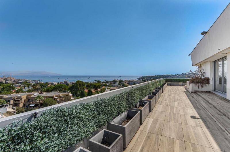 AntibesLuxuriousResidence - image 32