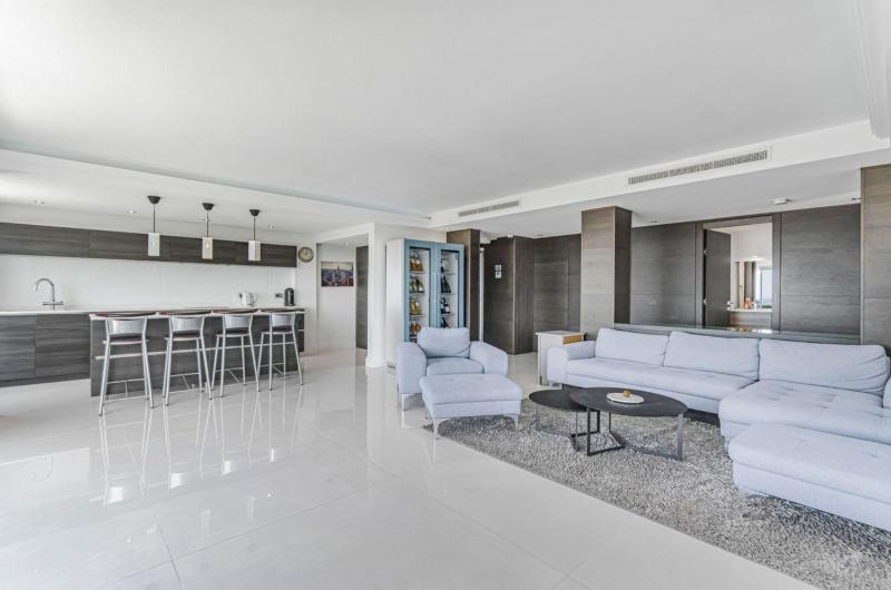 AntibesLuxuriousResidence - image 27