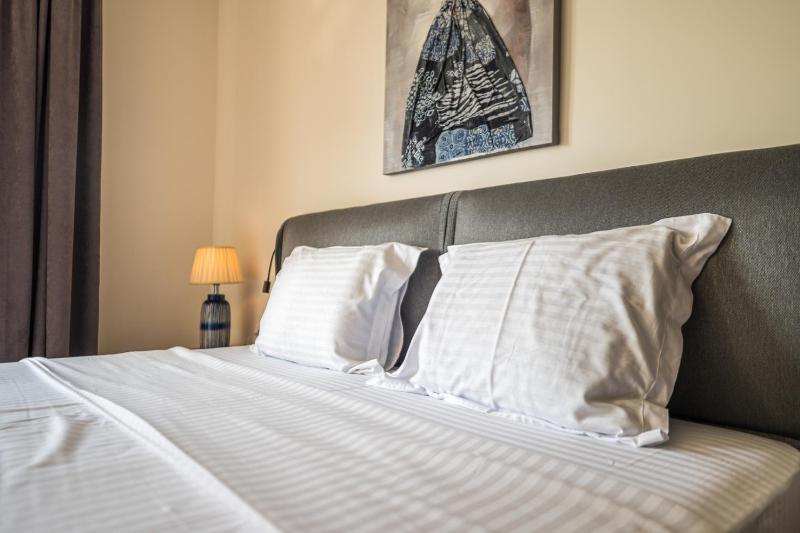 New Central 2BR Premium Apartment - image 16