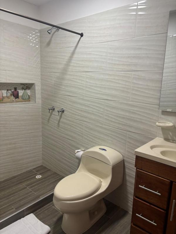 Apartamento Acogedor a 10 Min Plaza Mayor con Parqueadero - image 3