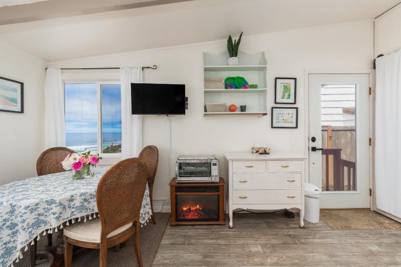 Twilight Oceanfront Lodge 2 - image 16