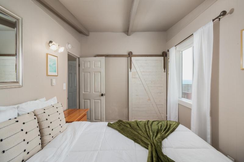 Twilight Oceanfront Lodge 2 - image 15