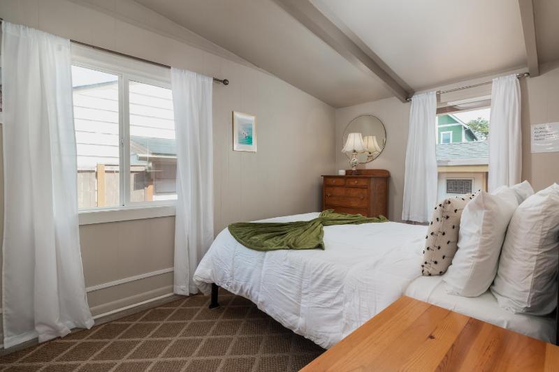 Twilight Oceanfront Lodge 2 - image 20