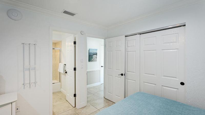 LaCosta 111 - image 6