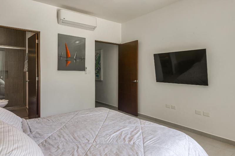 1 Mi to Beach: Luxe Playa Del Carmen Home w/ Pool - image 27