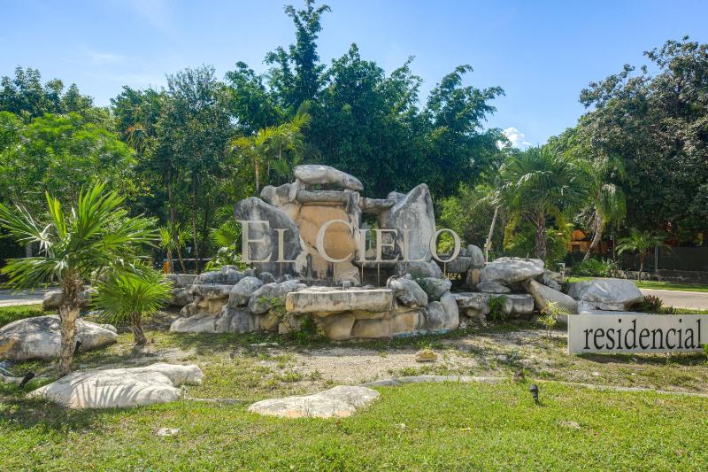 1 Mi to Beach: Luxe Playa Del Carmen Home w/ Pool - image 15