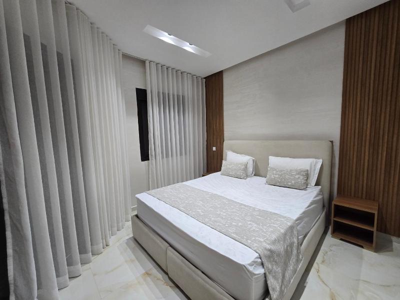 Cosy Apartment Stay With Garden And Pools - image 4