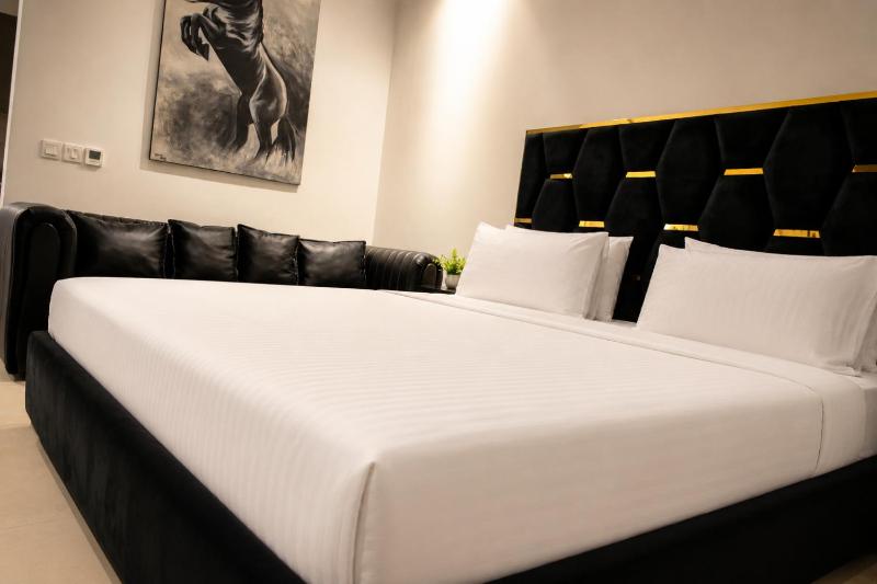 Gold Crest Luxurious Apartment in Lahore by Alvis Suite DHA Phase 4 - image 9