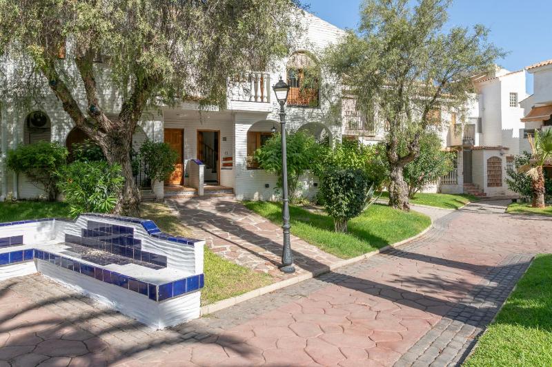 Casa en la playa con piscinas - image 18
