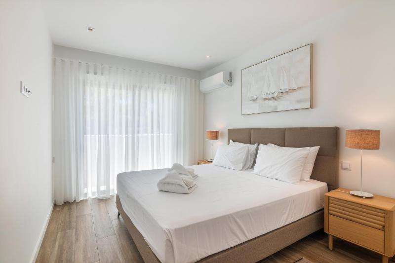Luxury 2br With Terrace 5-min Walk - image 20